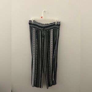 Black Chic Striped Cropped Pants